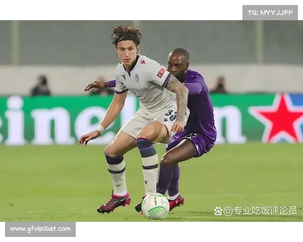 罗马诺曝卡拉菲奥里有意加盟阿森纳，转会谈判仍在进行中(里卡尔多·卡拉菲奥里)