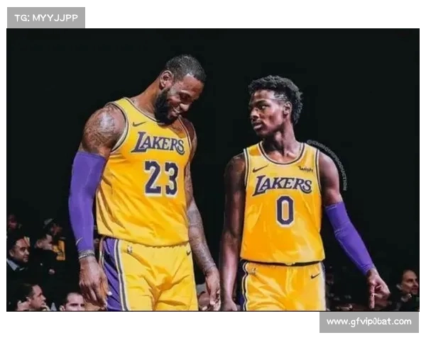 詹姆斯布朗尼与父亲勒布朗书写NBA新篇章:成美国四大职业体育联盟第同队父子 詹姆斯布朗尼与父亲勒布朗书写NBA新篇章:成美国四大职业体育联盟第同队父子